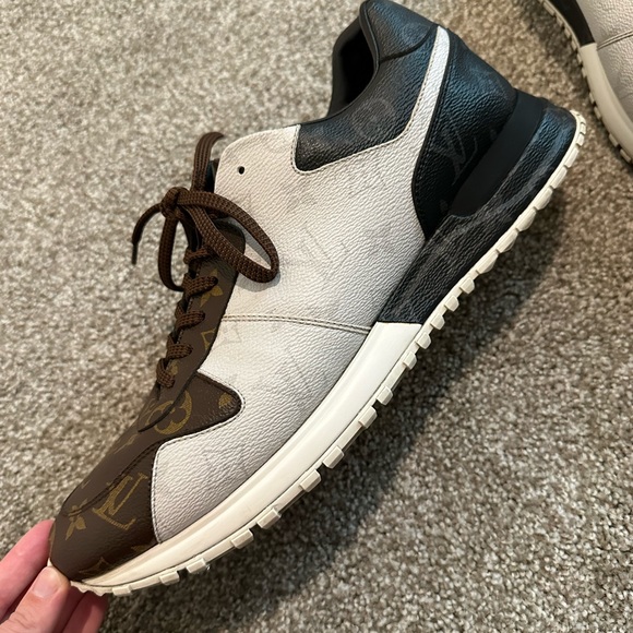 Men’s Louis Vuitton sneakers - Picture 5 of 5